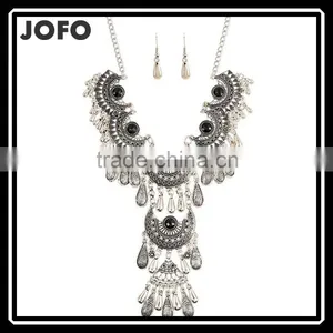Vintage Flower Carved Hollow Bib Collar Droplets Pendant Gem Necklace Earrings Set thumbnail-1