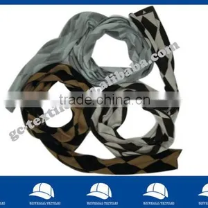 Knitted Scarf With Diamond Pattern thumbnail-1