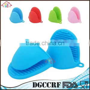 NBRSC High Quality Heat Resistant Mini Cooking Pinch Mitts Silicone Gloves Pot Holder thumbnail-1