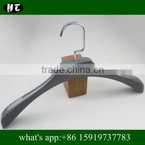 FP-869 Grey Plastic Hanger for Clothes thumbnail-2