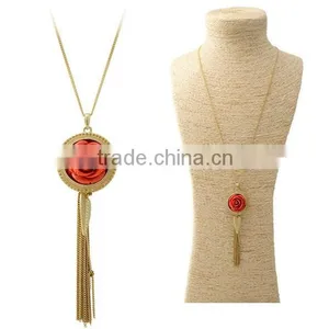 Red Green Black Resin Flower Blossom Pendant With Alloy Tassel Necklace thumbnail-1