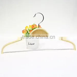 Factory Supply Wholesale Fashionable Wooden Hanger for Clothes thumbnail-2
