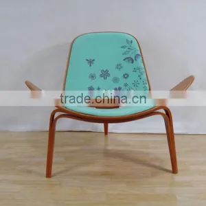 Wood Furniture Wegner 3 Legs CH07 Shell Chair for Hotel / Living Room thumbnail-1