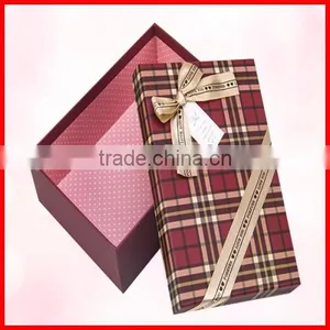 Elaborate Solid Grid Custom Gift Packaging Box With Bow Wholesale thumbnail-3