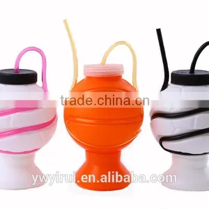 Plastic Cup With Swirly Straw thumbnail-1