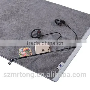 High Quality Embroidery Design 300gsm Zip Pocket Microfiber Sport Towel thumbnail-2