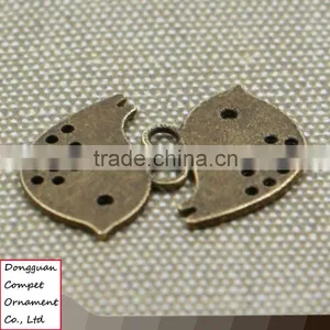 Wholesale Diy Jewelry Zinc Alloy Ancient Bronze Hollow Out Metal Bird Pendant thumbnail-1