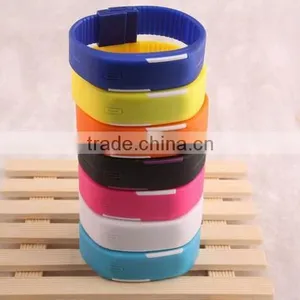 Made in China LED Energy Silicone and Digital Colorful Led Bracelet Watch thumbnail-2