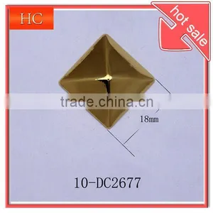 Hot 18mm Pyramid Rivet thumbnail-1