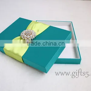 Unique White Custom Wedding Invitation Card Box thumbnail-6