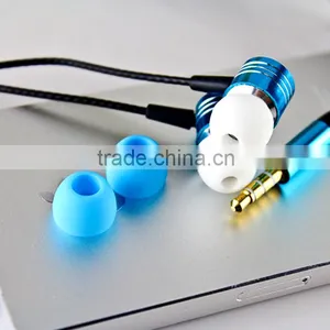 2016 Hot Sale Fashionable Metal Headphone Jack Connector Mini 3.5mm Headphone thumbnail-2