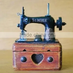 Miniature Sewing Machines thumbnail-1