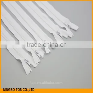 High Quality No.#3 20 cm Auto Lock Close End White Nylon Zipper thumbnail-5
