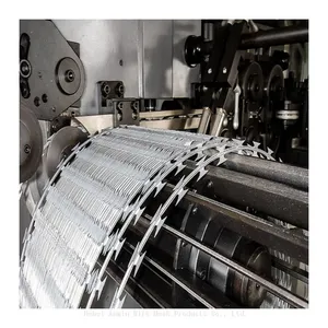 BTO-10 700mm Coil Diameter, 72 Rings, High-Quality Hot-Dip Galvanized Razor Wire Mesh thumbnail-5