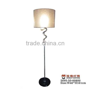 Modern Metal Floor Lamps Wholesale in China thumbnail-1