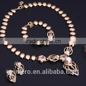 Fashion Natural Pearl Rhinestone Necklace Earrings Bracelet Ring Wedding Party Jewelry Sets thumbnail-4