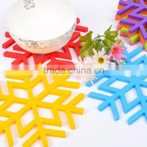 Table Decorative Mesh Snow Style Silicone Table Mat thumbnail-3