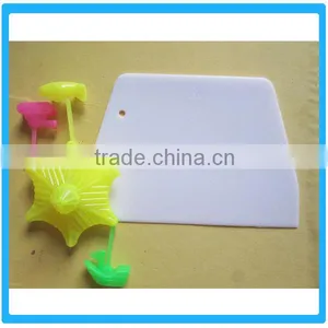 Multi-Function Plastic Square Cream Scraper thumbnail-1