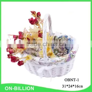 Wholesale White Wicker Valentine Gift Basket Supplier thumbnail-1