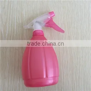 Pink Plastic Garden Spray Bottle With Trigger thumbnail-1