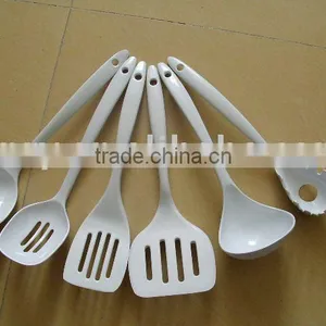 Melamine Dinnerware Set thumbnail-1