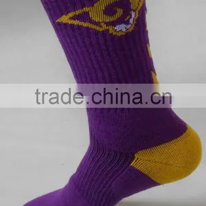 Men Custom Dri Fit Elite Basketball Crew Socks thumbnail-1