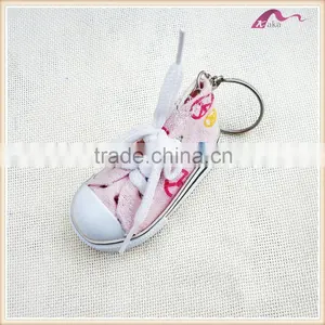 Wholesale Custom Cheap Mini Shoe Keychains With Logo Printing thumbnail-1