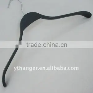 LG83 Laminated Hangers thumbnail-1