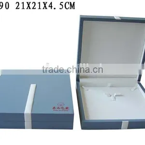 W691 High Glossy Painted Wooden Necklace Box thumbnail-2