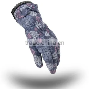 Touch Friendly Waterproof Warm Gloves thumbnail-6