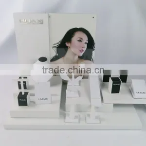 Guangzhou Supplier New Customized Jewelry Display Stand thumbnail-1