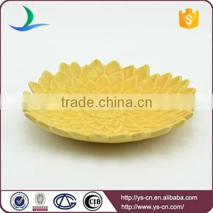 Hot Sale Beautiful Yellow Flower Design Ceramic Plates thumbnail-2