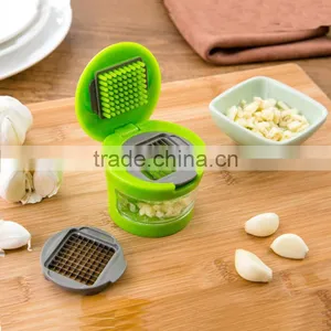 Amazon Best Selling Kitchen Tools Plastic Garlic Press Crusher Garlic Chopper thumbnail-1