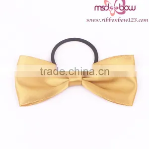 Grosgrain Ribbon Bow on Wine Bottle thumbnail-3