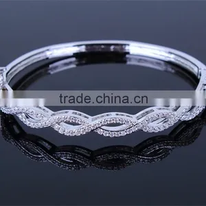 Factory Price Banquet Jewelry for Women Elegant Design Classic Setting CZ Bangle thumbnail-2