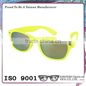 Popular Sell Style Light pc Material Soft Touched Rubber Sunglasses With Mirror thumbnail-3
