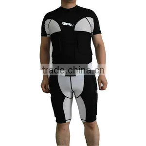 Black-and-White Compression 5-Pad Short thumbnail-1