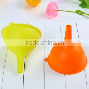Core Kitchen Essential Silicone Rubber Funnel thumbnail-1