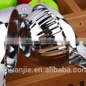 Stainless Steel Manual Juicer thumbnail-2
