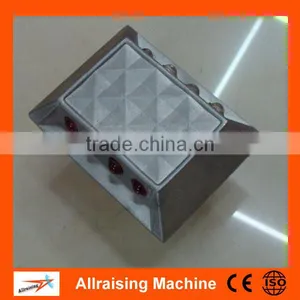 High Brightness Reflective Aluminum Road Studs With 4 Cat Eyes thumbnail-1