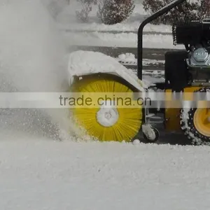 Gas Powered Road Snow Sweeper/Handy Sweeper/Snow Plow thumbnail-2