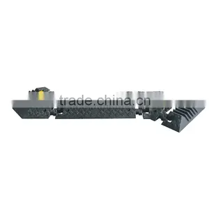 Lower Factoty Price 900*600*75mm Soft Flexible 3channels Rubber Heavy Duty Cable Protector thumbnail-2