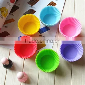 Colorful Round Silicone Muffin Mold thumbnail-1
