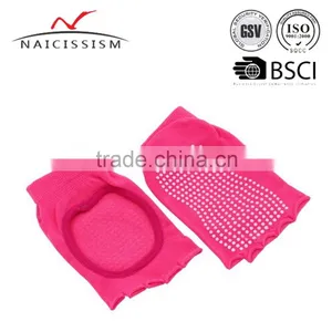 Hight Quality Non Slip Yoga Socks thumbnail-6