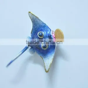 5 Inch Glitter Surface Butterfish Eat Dollars Little Fish 3d Plastic Fridge Magnet thumbnail-5