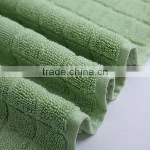 China Fashiobale Custom Bath Towel thumbnail-5