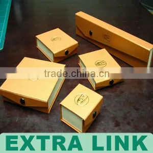 Custom Golden Packaging Box for Ring Gift thumbnail-1