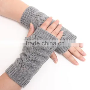 Fashion Handmade Cheap Wool Button Acrylic Glove Women Winter Knitted Gloves thumbnail-1
