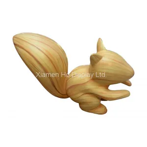 Ho Display Custom Wood Grain Transfer Printing Fiberglass Squirrel Animal Statue Supplier thumbnail-2