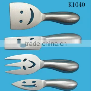 Smile Face Cheese Knife thumbnail-1